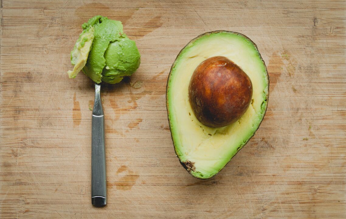 Авокадо включають в меню кето дієти завдяки високому вмісту рослинних жирів та білка